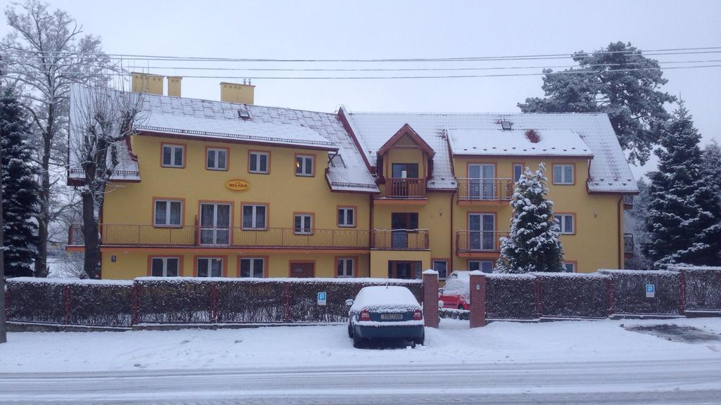 Osrodek Wypoczynkowy Nad Stawem - Holiday Resort By The Lake - Erholungsheim Am See - Prazdninovy Dum U Jezera 库多瓦-兹德鲁伊 外观 照片