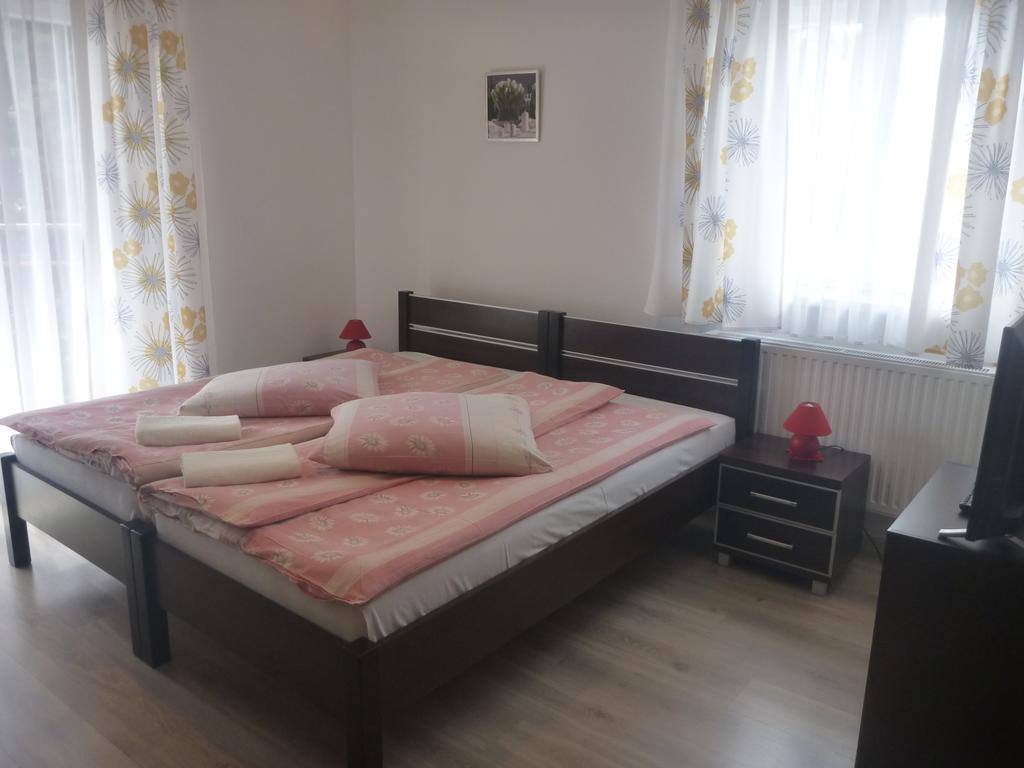 Osrodek Wypoczynkowy Nad Stawem - Holiday Resort By The Lake - Erholungsheim Am See - Prazdninovy Dum U Jezera 库多瓦-兹德鲁伊 外观 照片