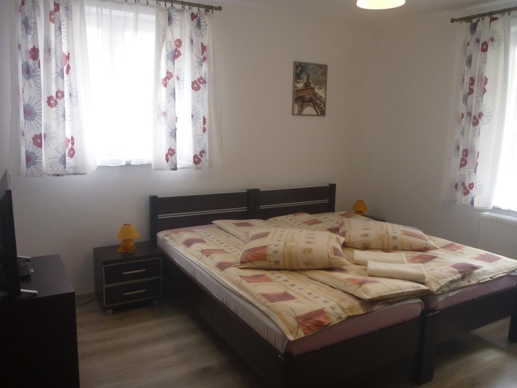 Osrodek Wypoczynkowy Nad Stawem - Holiday Resort By The Lake - Erholungsheim Am See - Prazdninovy Dum U Jezera 库多瓦-兹德鲁伊 外观 照片