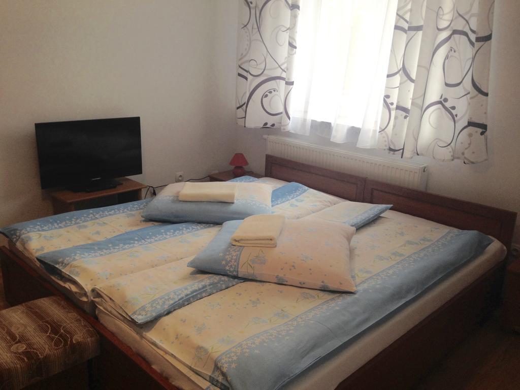 Osrodek Wypoczynkowy Nad Stawem - Holiday Resort By The Lake - Erholungsheim Am See - Prazdninovy Dum U Jezera 库多瓦-兹德鲁伊 外观 照片