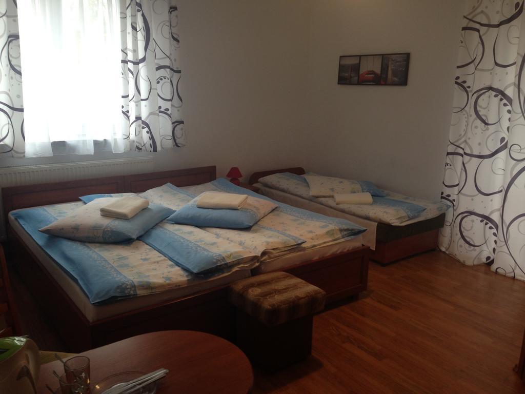 Osrodek Wypoczynkowy Nad Stawem - Holiday Resort By The Lake - Erholungsheim Am See - Prazdninovy Dum U Jezera 库多瓦-兹德鲁伊 外观 照片