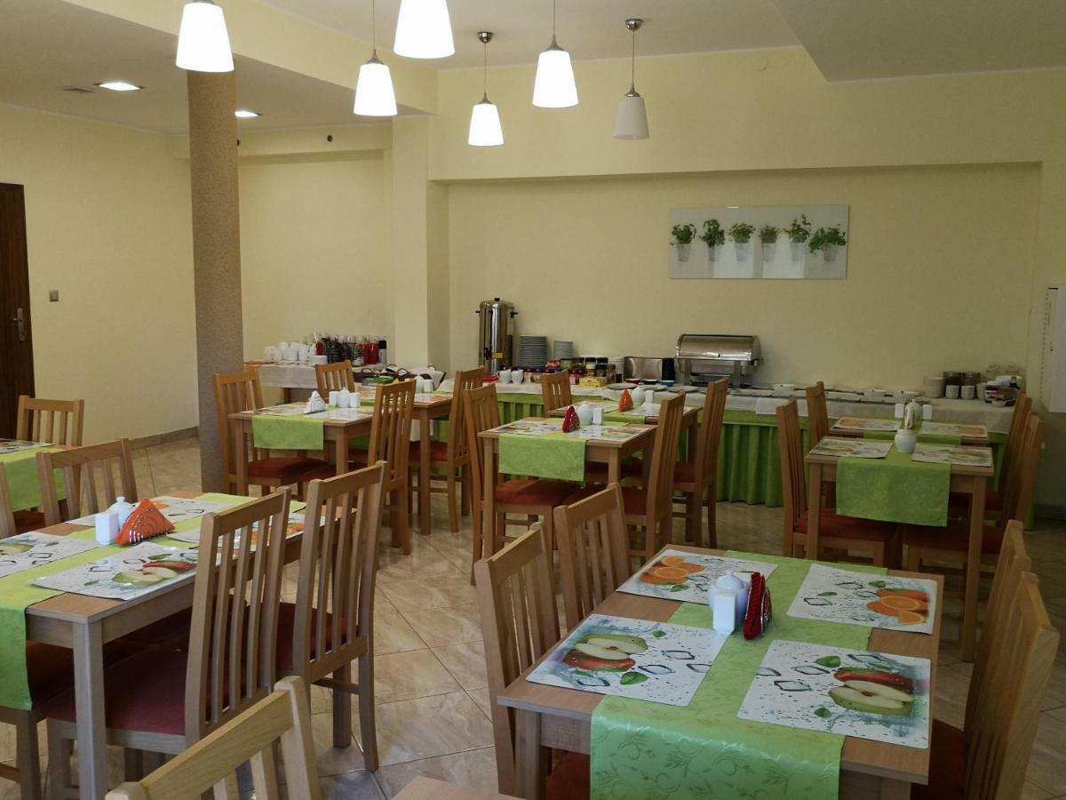 Osrodek Wypoczynkowy Nad Stawem - Holiday Resort By The Lake - Erholungsheim Am See - Prazdninovy Dum U Jezera 库多瓦-兹德鲁伊 外观 照片