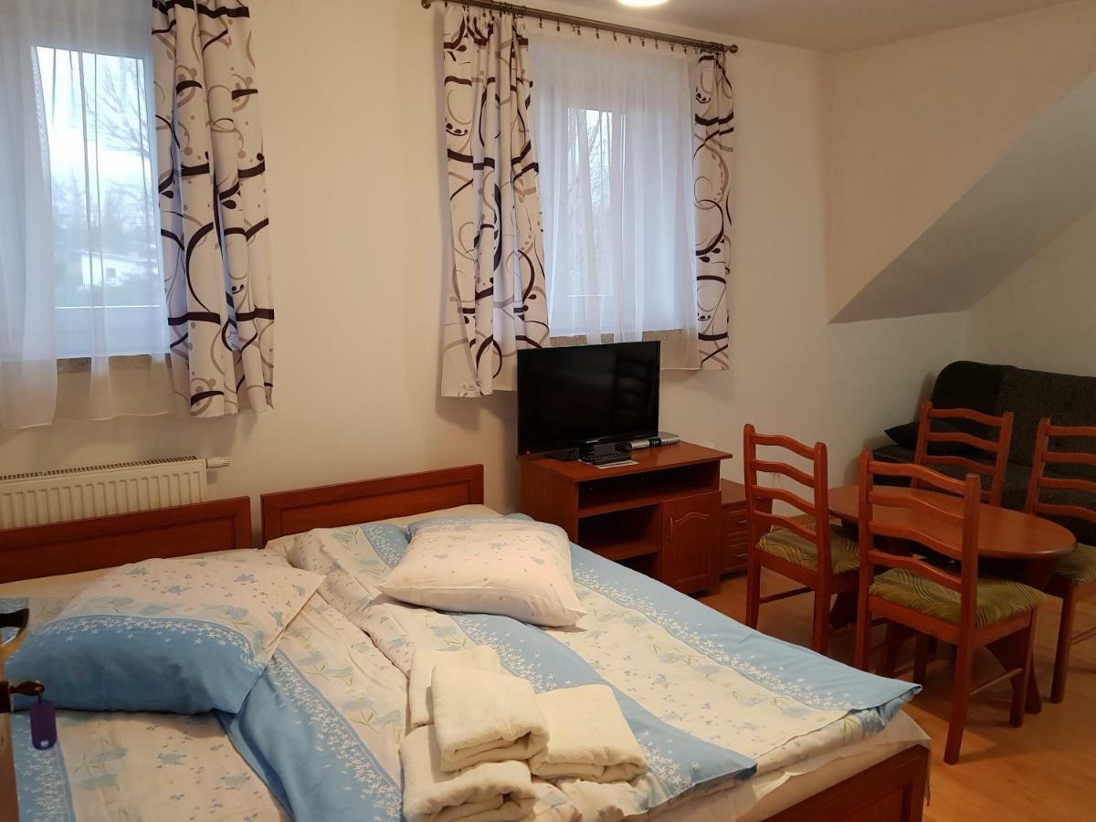 Osrodek Wypoczynkowy Nad Stawem - Holiday Resort By The Lake - Erholungsheim Am See - Prazdninovy Dum U Jezera 库多瓦-兹德鲁伊 外观 照片